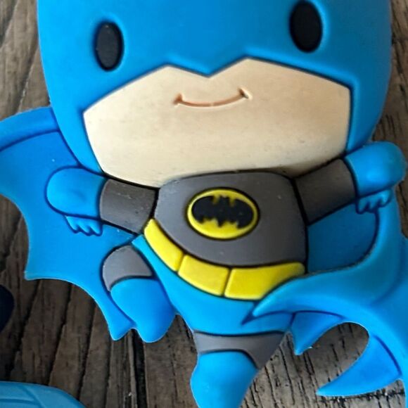 DC Baby and boy bat 🦇 Superhero 🦸 book 📖 bag clips. Also Keychain hook 🪝 - Picture 3 of 17